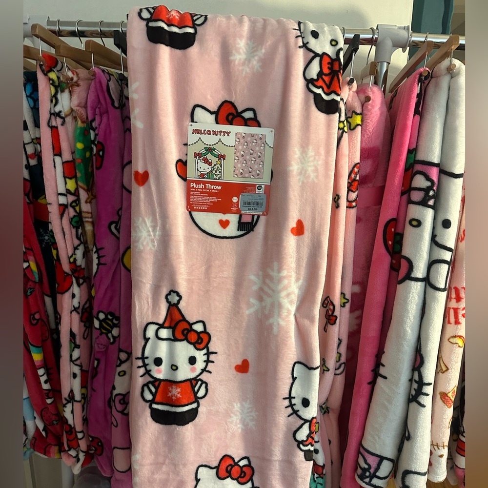 Hello kitty snowman Christmas blanket.